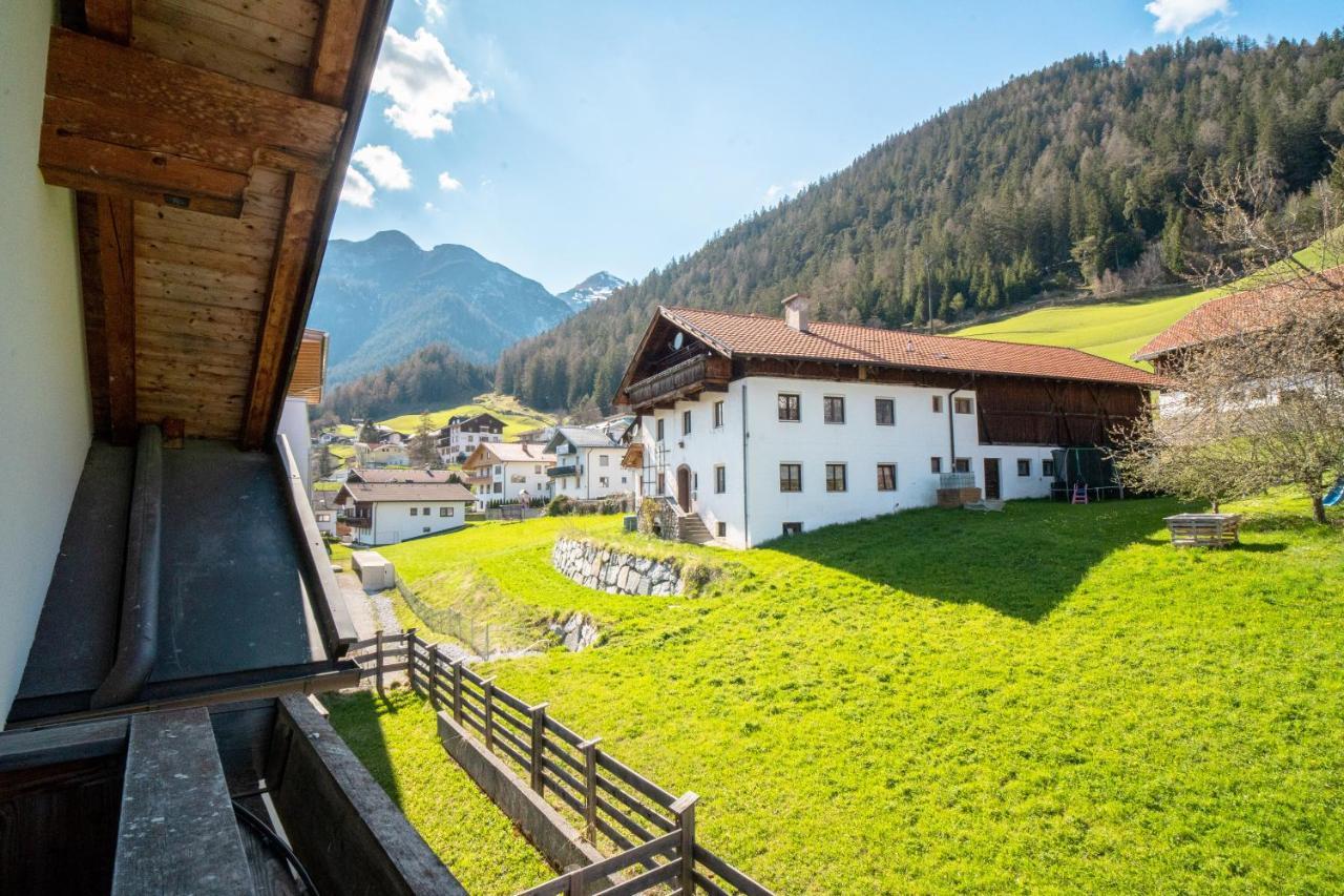 Alpen Gasthof Apartments Hohe Burg Trins Exteriér fotografie