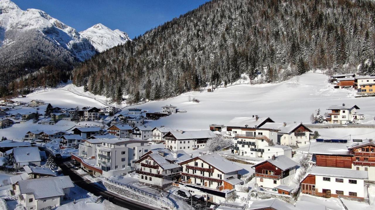 Alpen Gasthof Apartments Hohe Burg Trins Exteriér fotografie