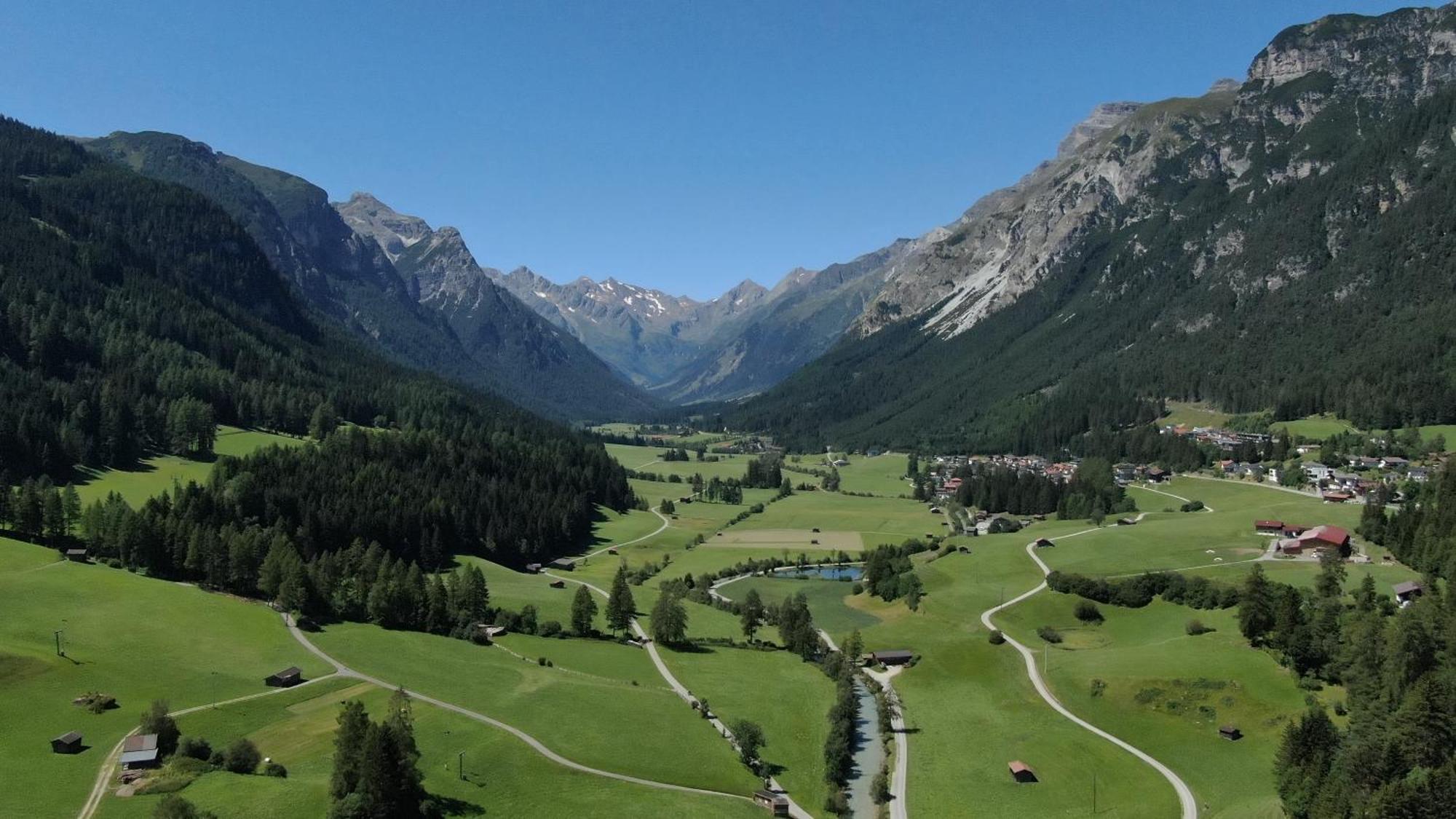 Alpen Gasthof Apartments Hohe Burg Trins Exteriér fotografie