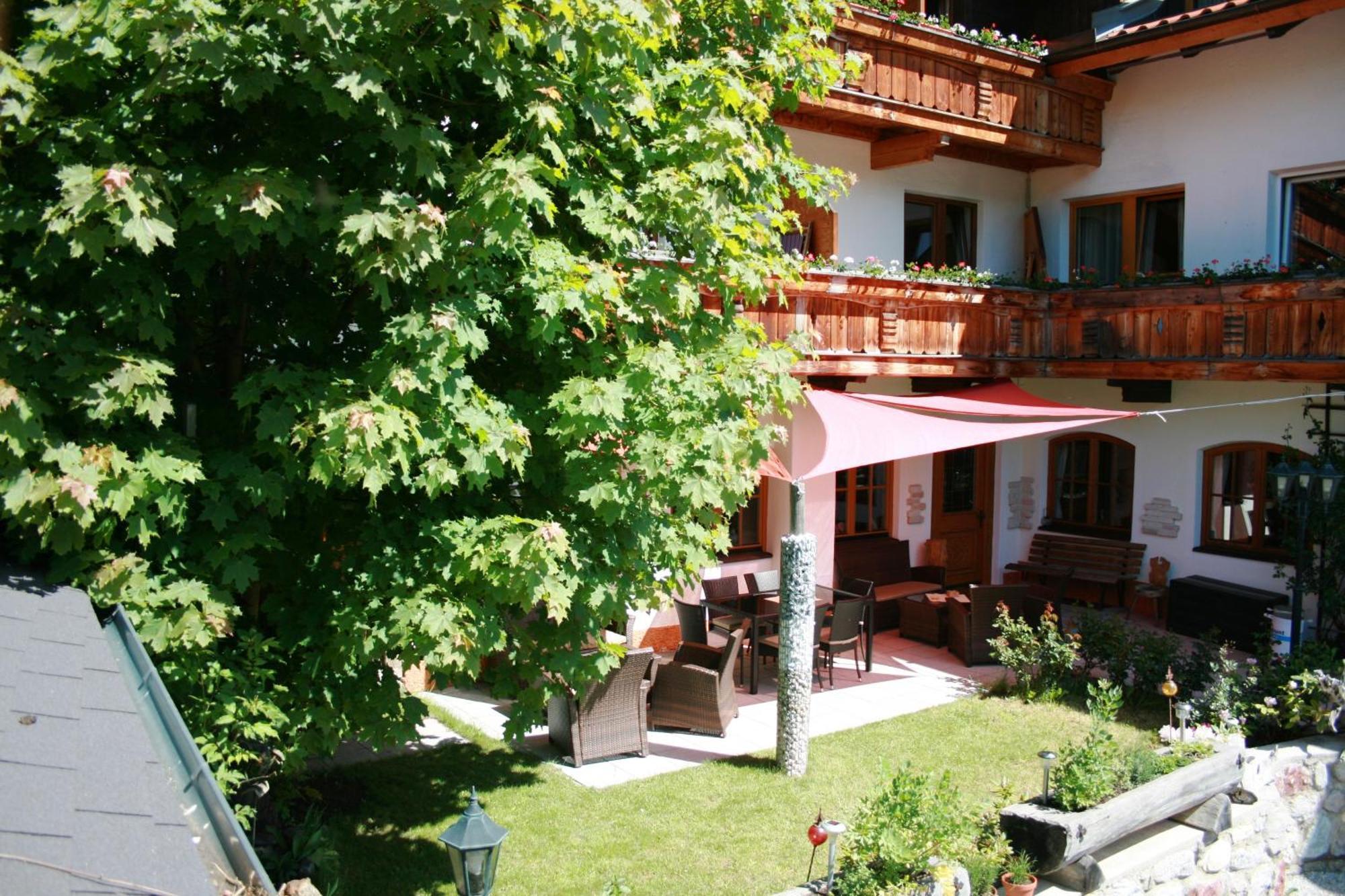 Alpen Gasthof Apartments Hohe Burg Trins Exteriér fotografie