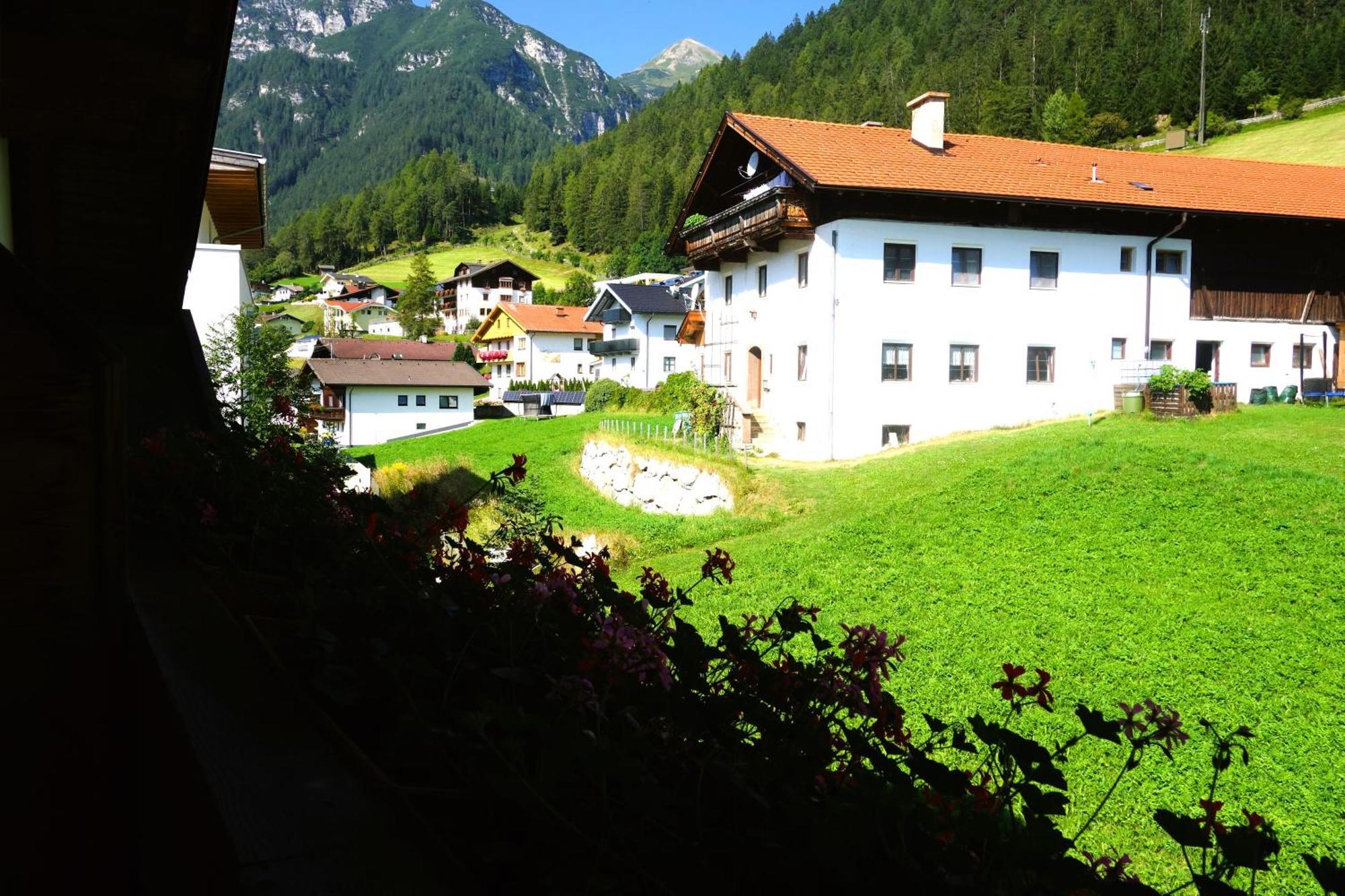 Alpen Gasthof Apartments Hohe Burg Trins Exteriér fotografie